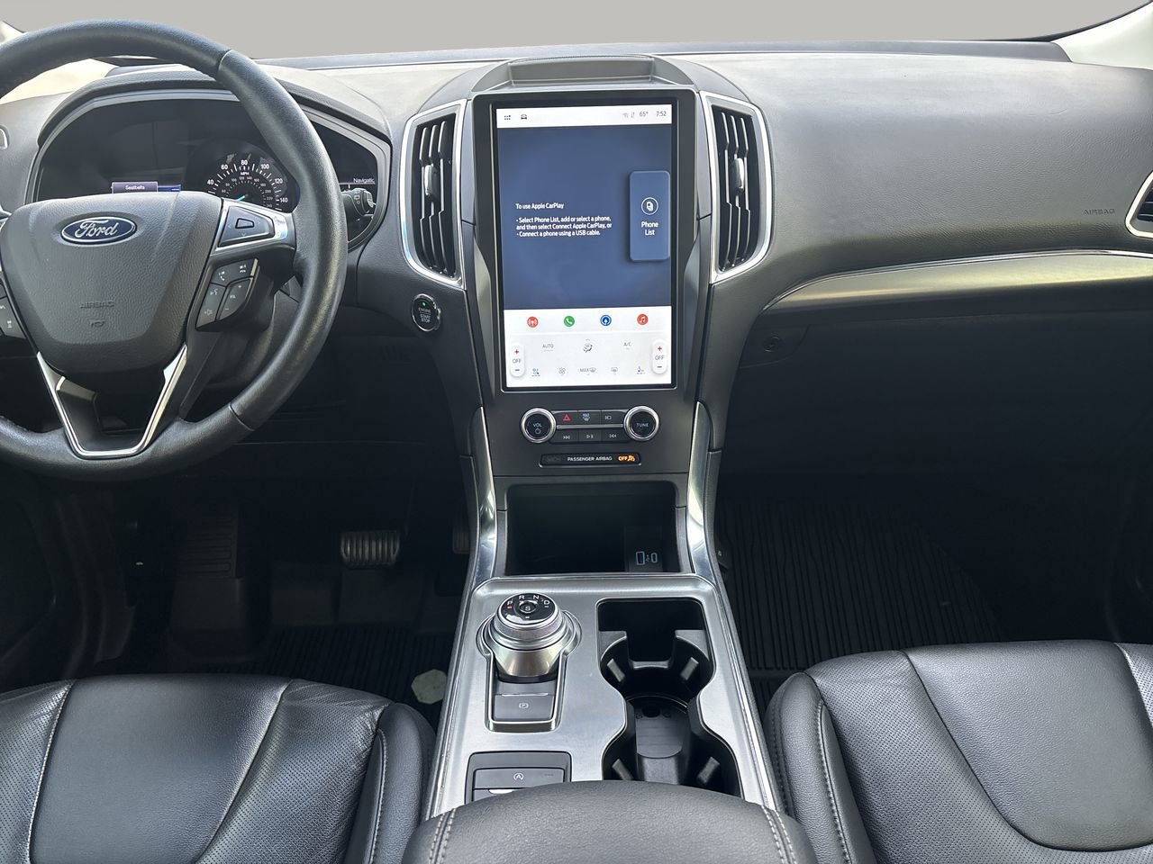 Used 2022 Ford Edge Titanium w/ Equipment Group 301A image 9