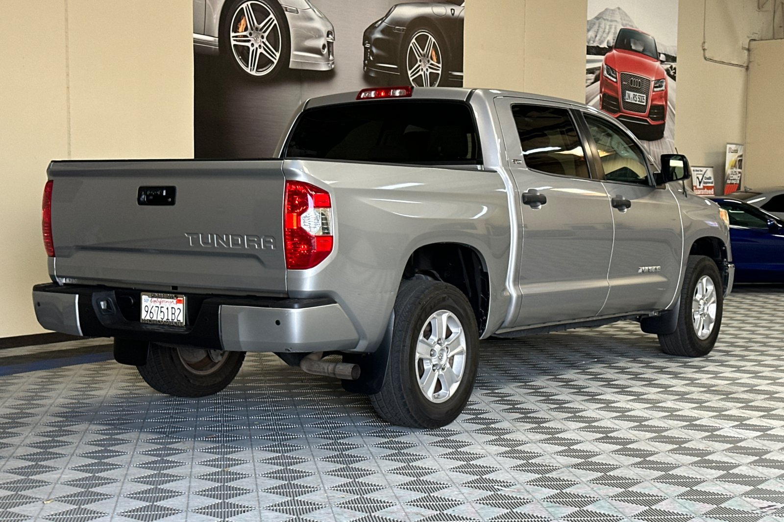 Used 2016 Toyota Tundra SR5 w/ SR5 Upgrade Package RWD image 4
