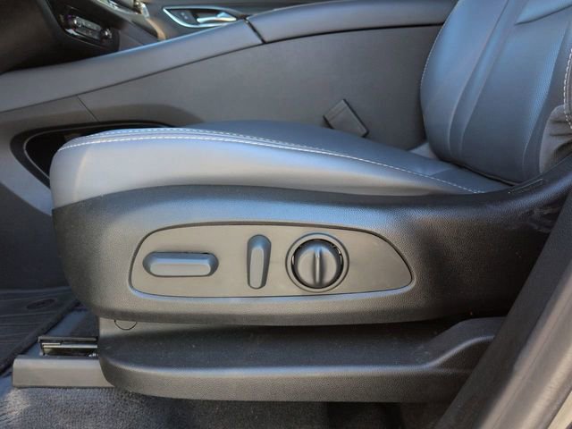 Used 2022 Buick Enclave Essence image 24