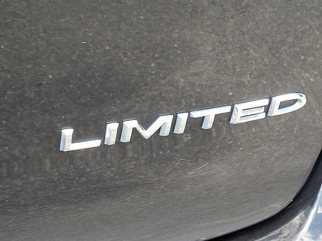 Used 2023 Chrysler Pacifica Limited FWD image 30