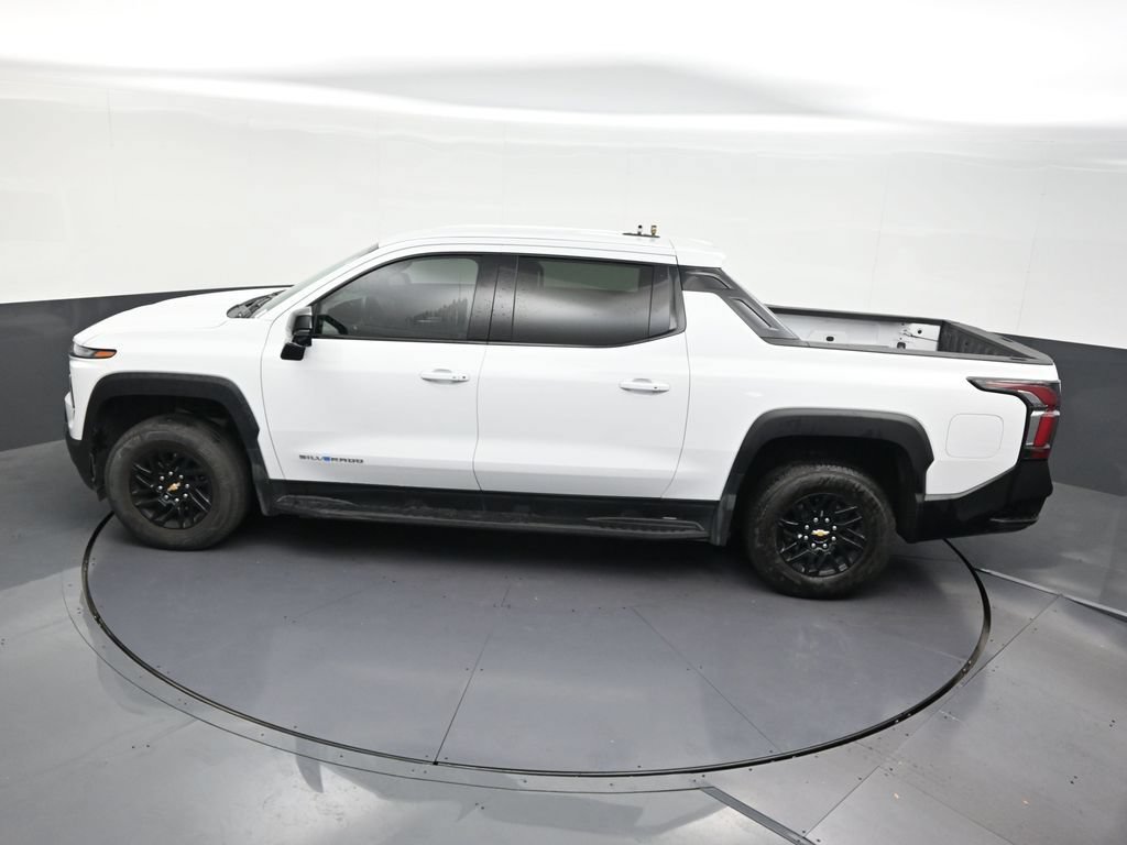 Used 2025 Chevrolet Silverado EV LT AWD/4WD image 17