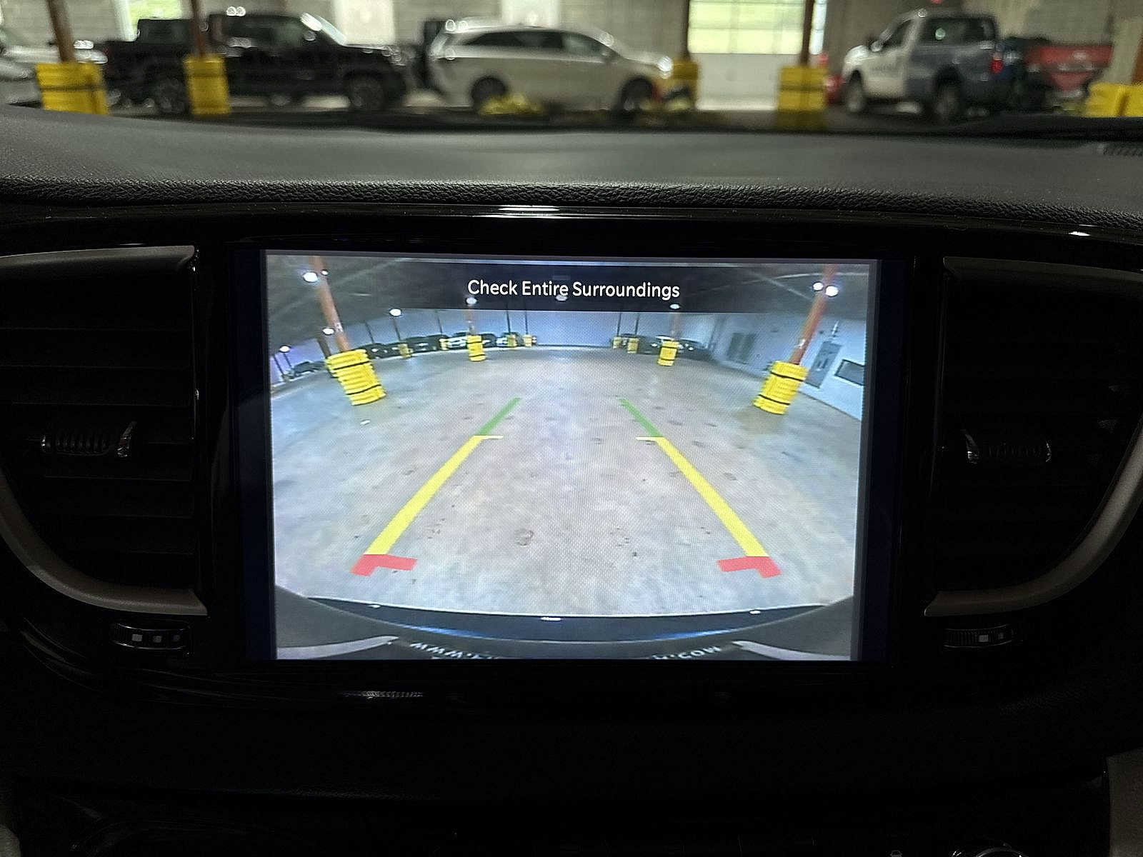 Used 2023 Chrysler Pacifica Touring-L image 24