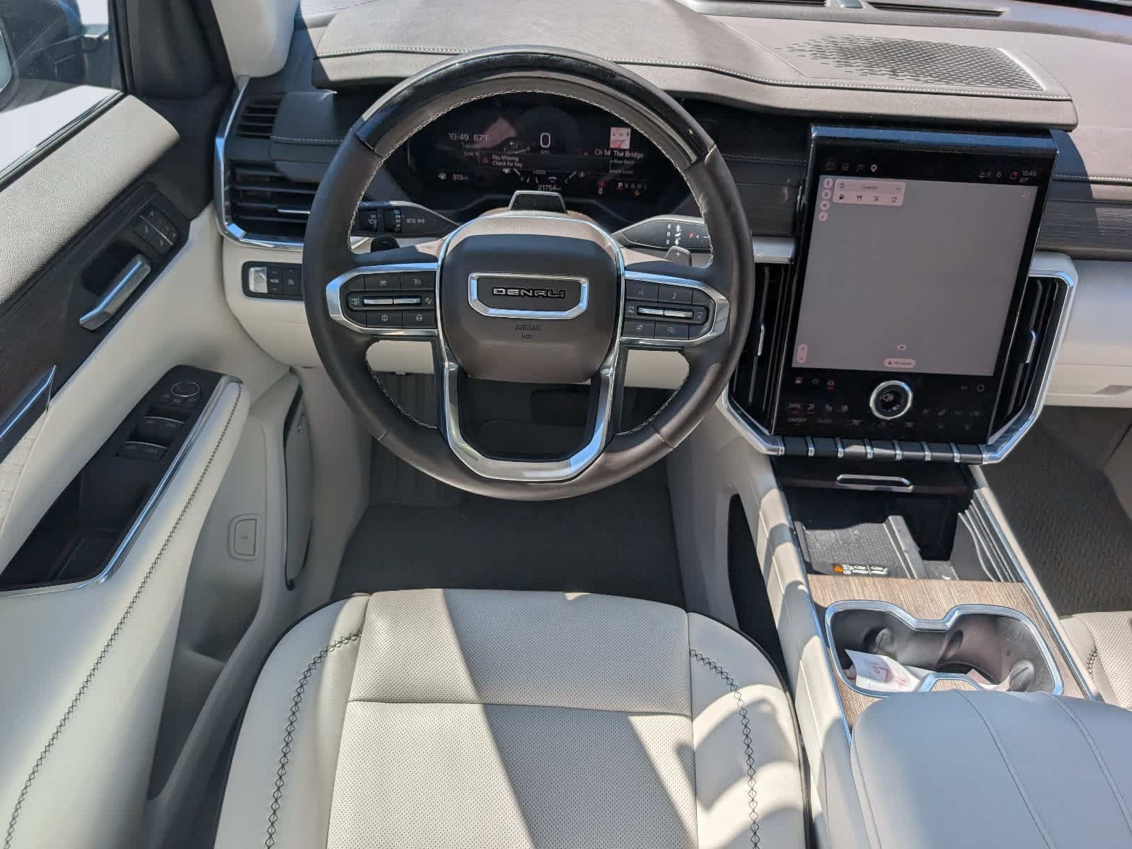 Used 2025 GMC Acadia Denali w/ Super Cruise Package FWD image 16
