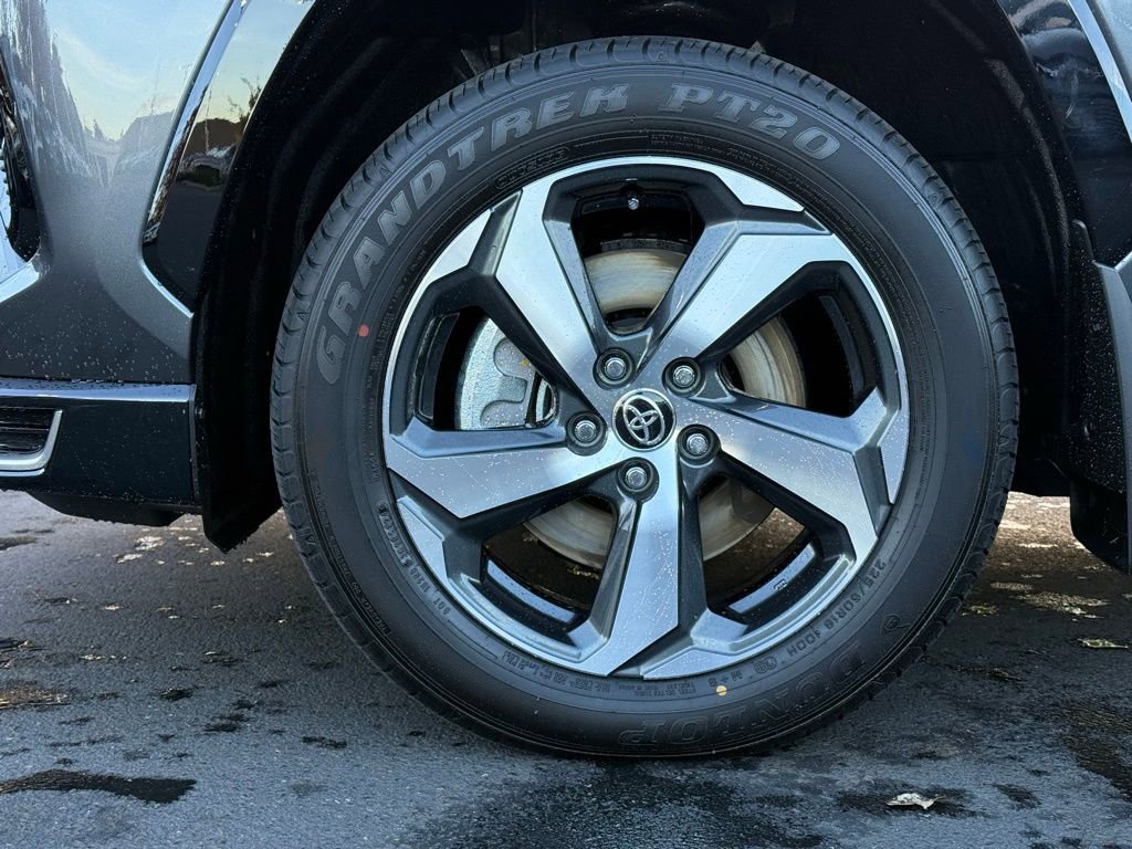 Certified 2025 Toyota RAV4 SE image 9