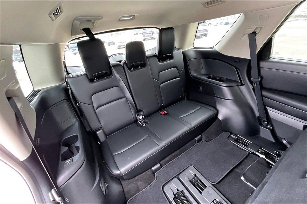 Used 2025 Nissan Pathfinder SL image 28