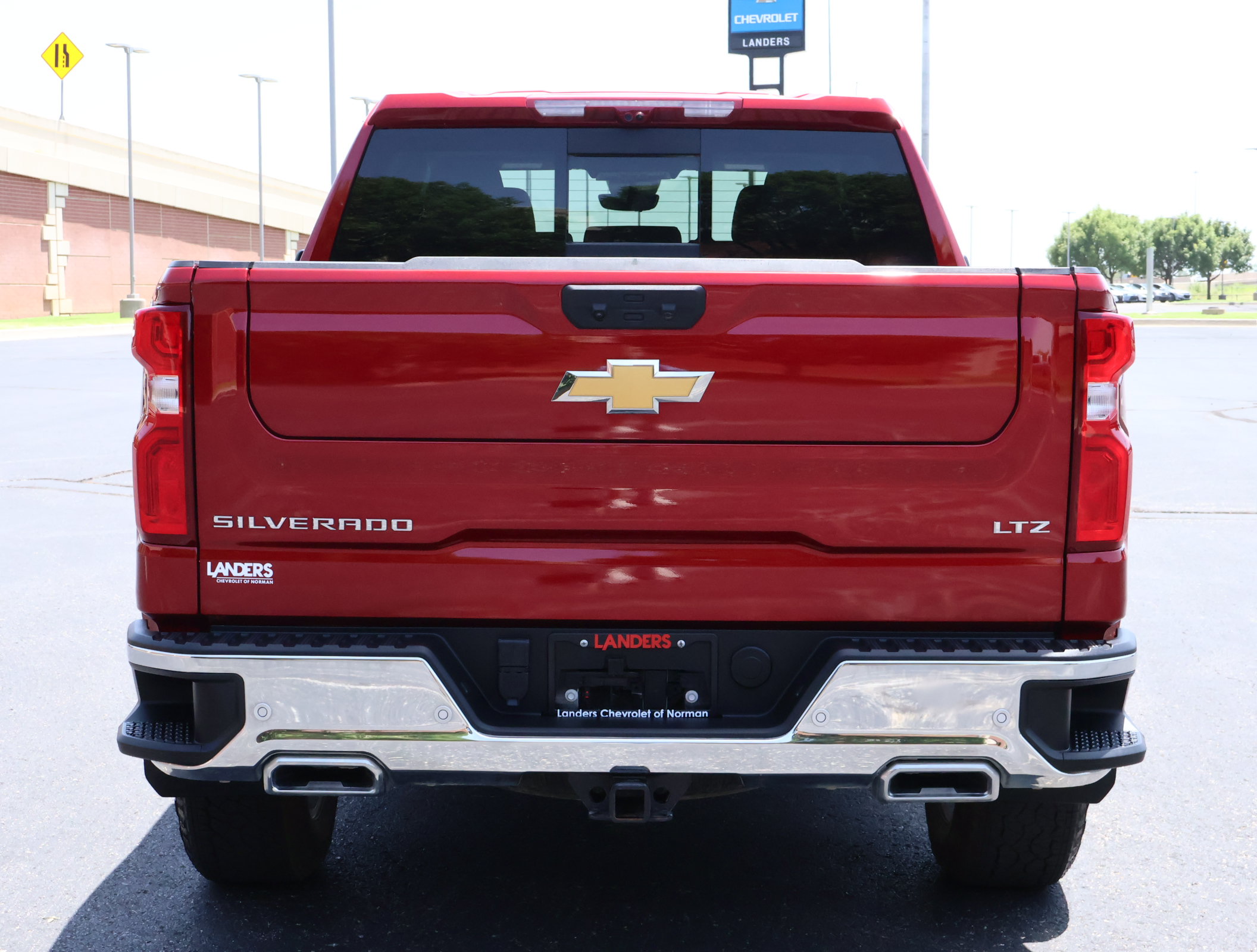 Used 2024 Chevrolet Silverado 1500 LTZ w/ LTZ Premium Package AWD/4WD image 32