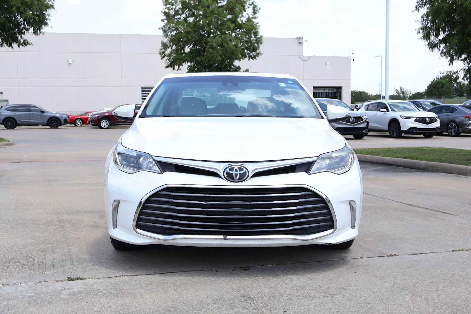 Used 2017 Toyota Avalon XLE Premium FWD image 6