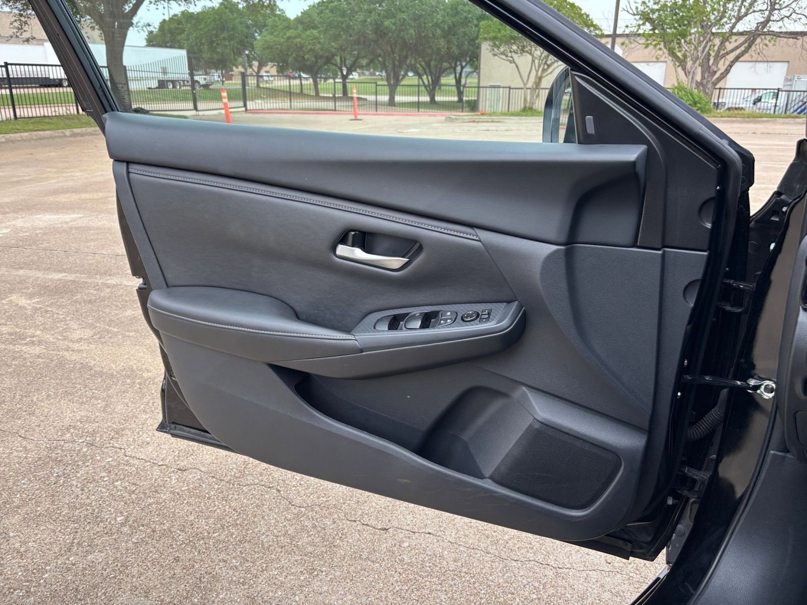 Used 2025 Nissan Sentra SV image 18