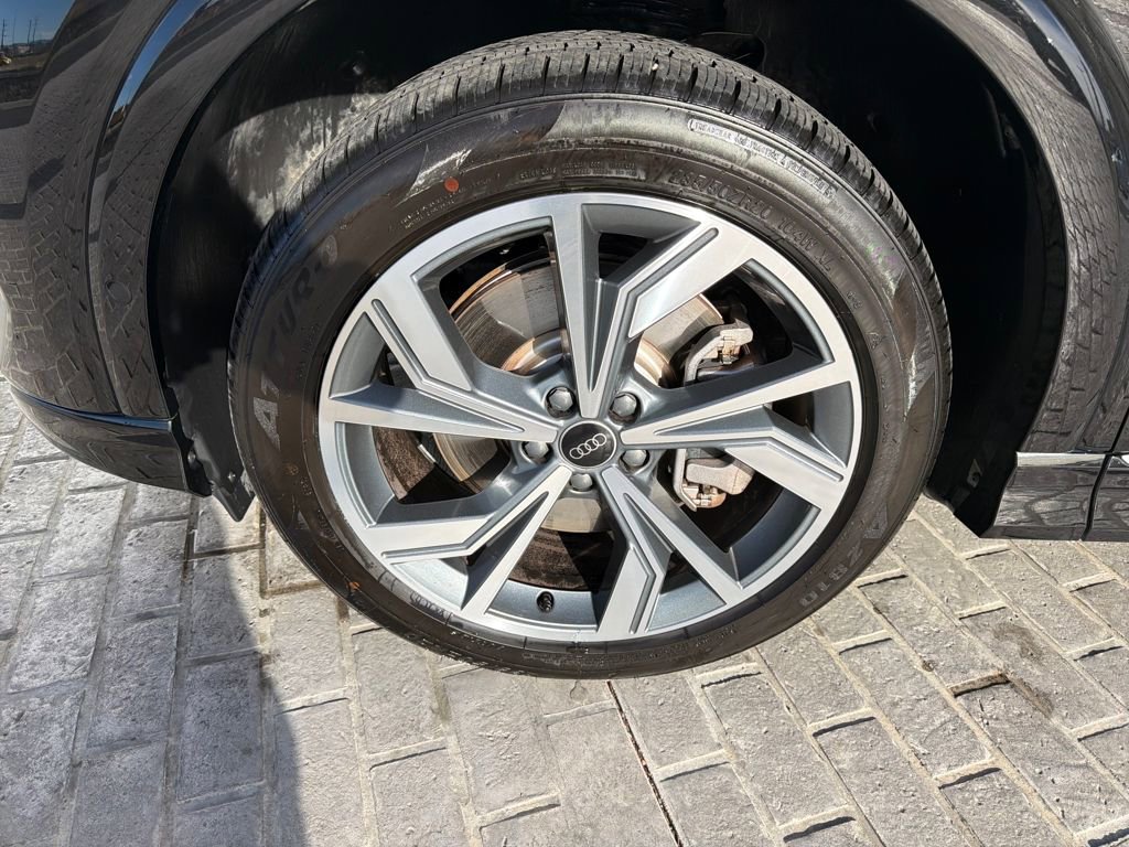 Used 2024 Audi Q4 e-tron Premium Plus image 26