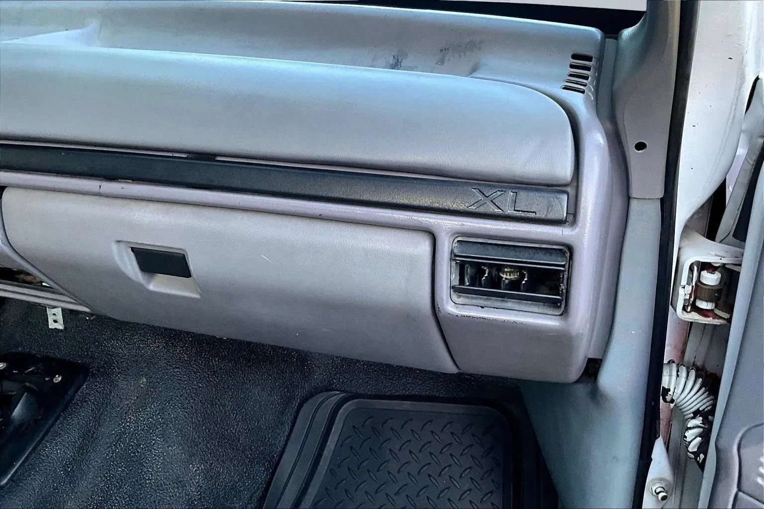 Used 1997 Ford F350 4x4 Regular Cab image 12