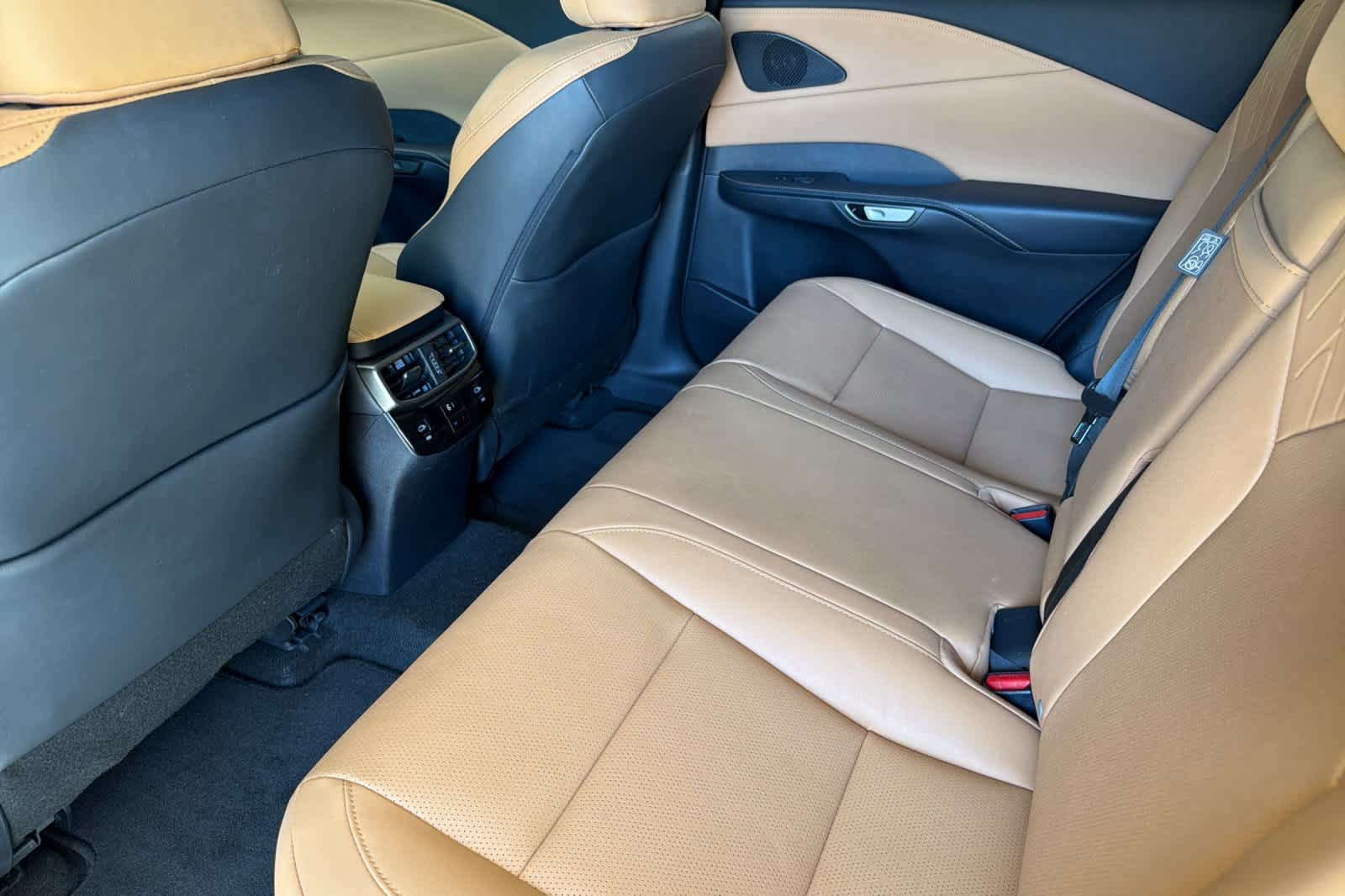 Used 2024 Lexus RX 350 Premium Plus w/ Convenience Package FWD image 4