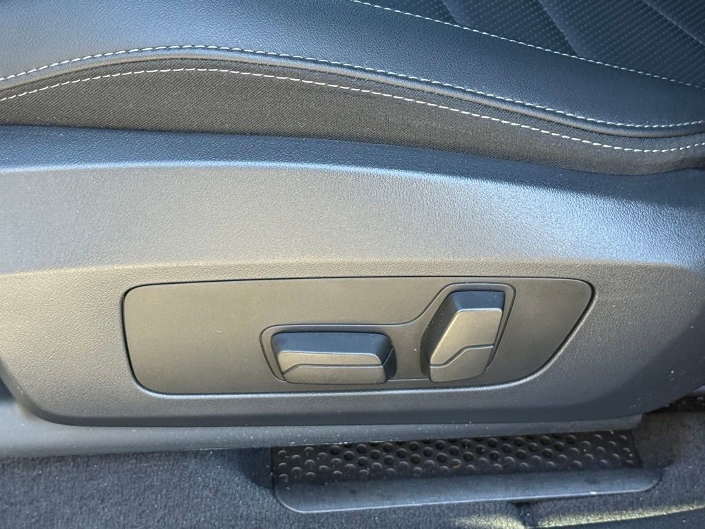 Used 2025 BMW X2 xDrive28i w/ Technology Package image 21