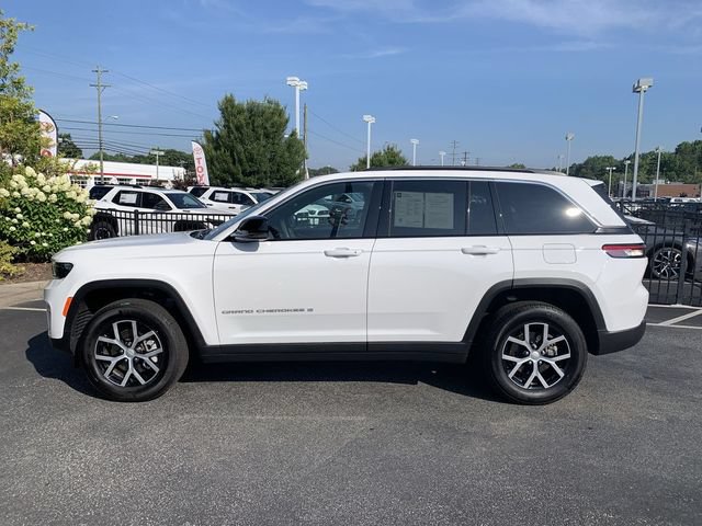 Used 2024 Jeep Grand Cherokee Limited w/ Trailer Tow Package AWD/4WD image 5