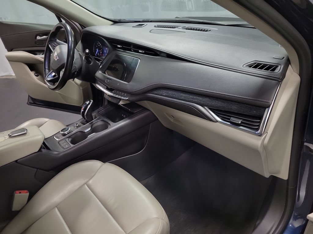 Used 2020 Cadillac XT4 Premium Luxury AWD/4WD image 22