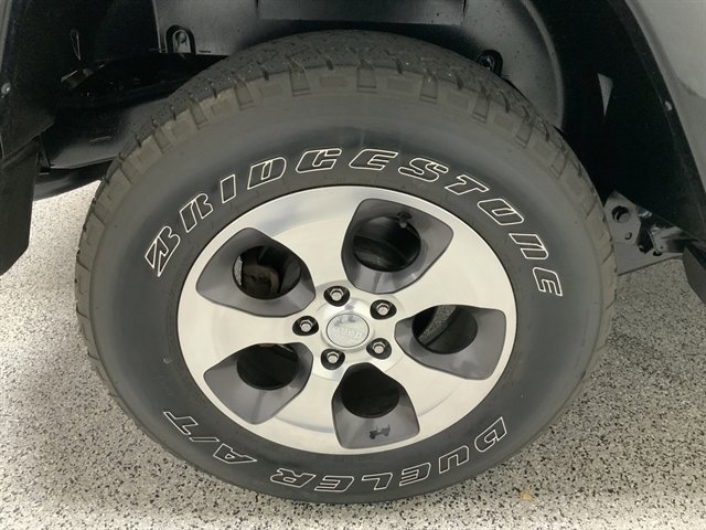 Used 2017 Jeep Wrangler Unlimited Sahara image 10