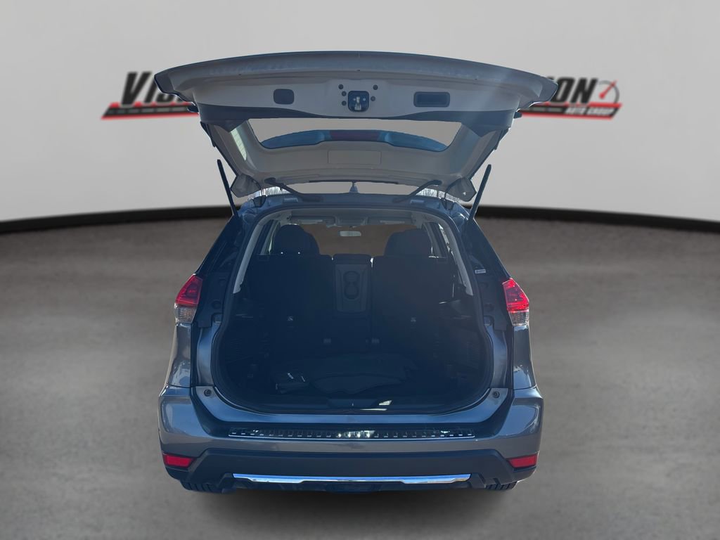 Used 2018 Nissan Rogue S image 11