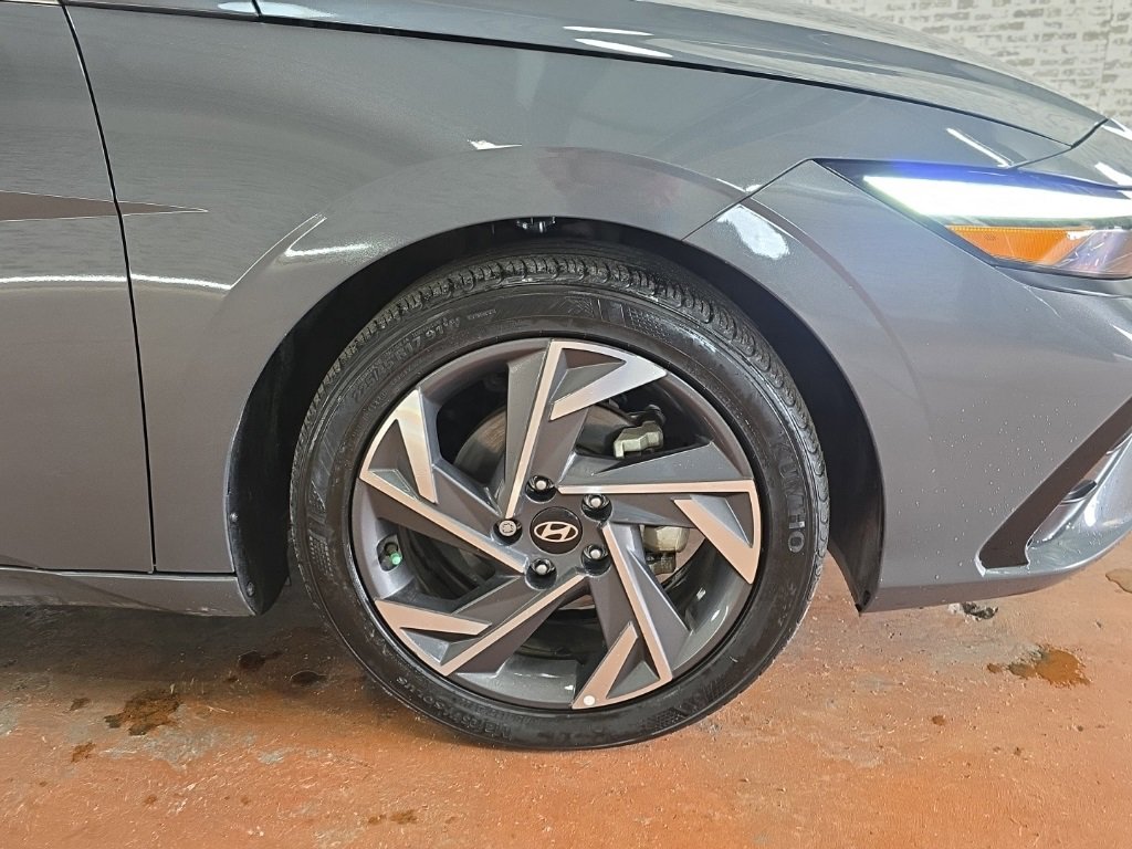 Certified 2024 Hyundai Elantra Limited image 8