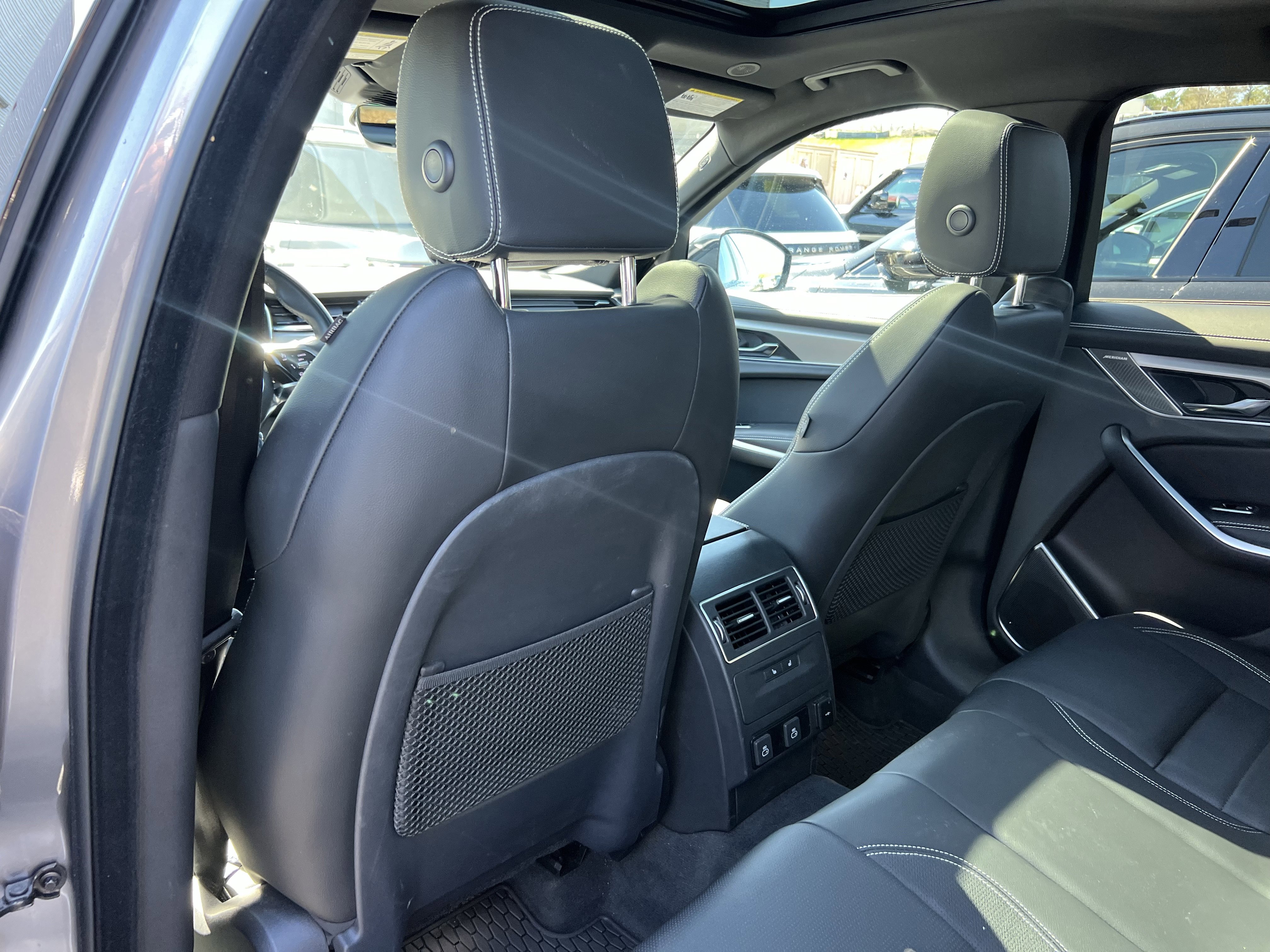 Certified 2025 Jaguar F-PACE R-Dynamic S image 31