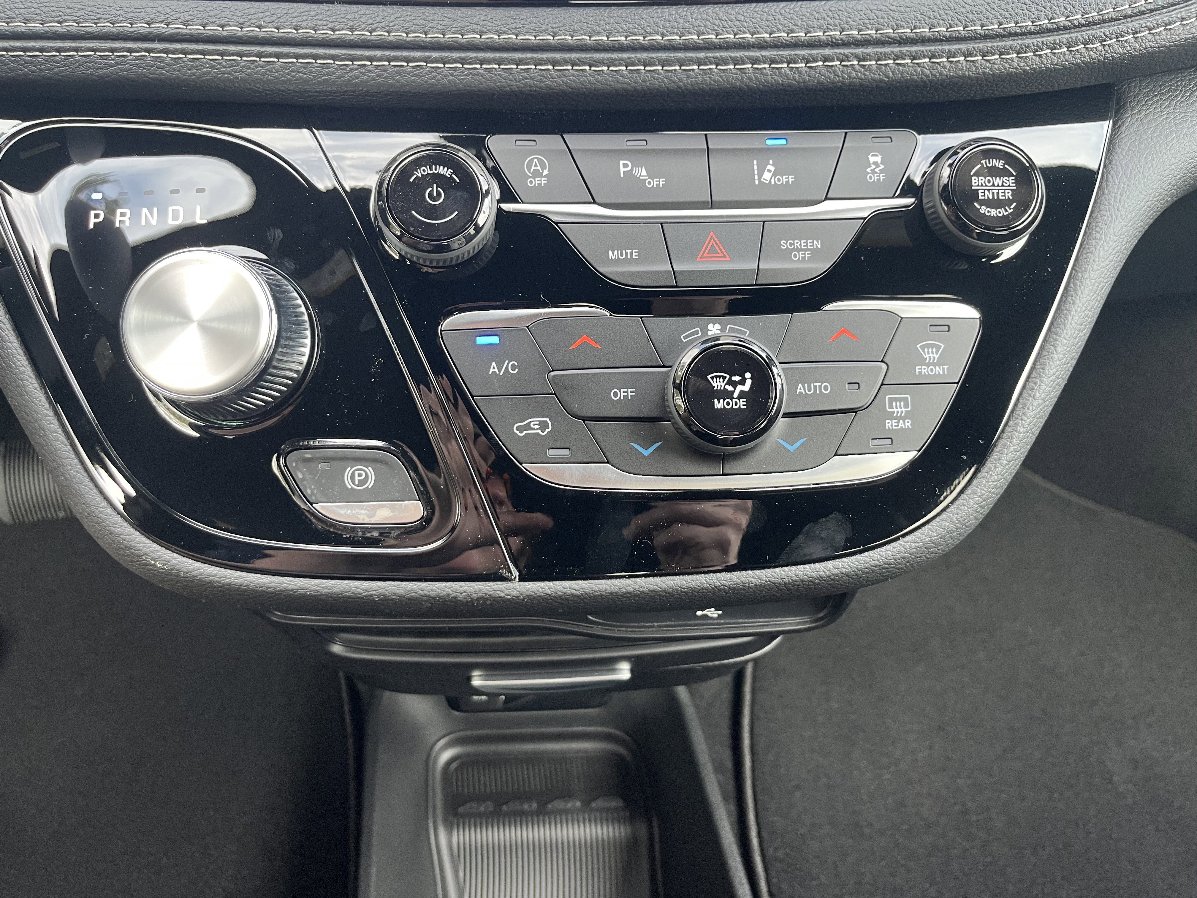 New 2026 Chrysler Pacifica Select image 22