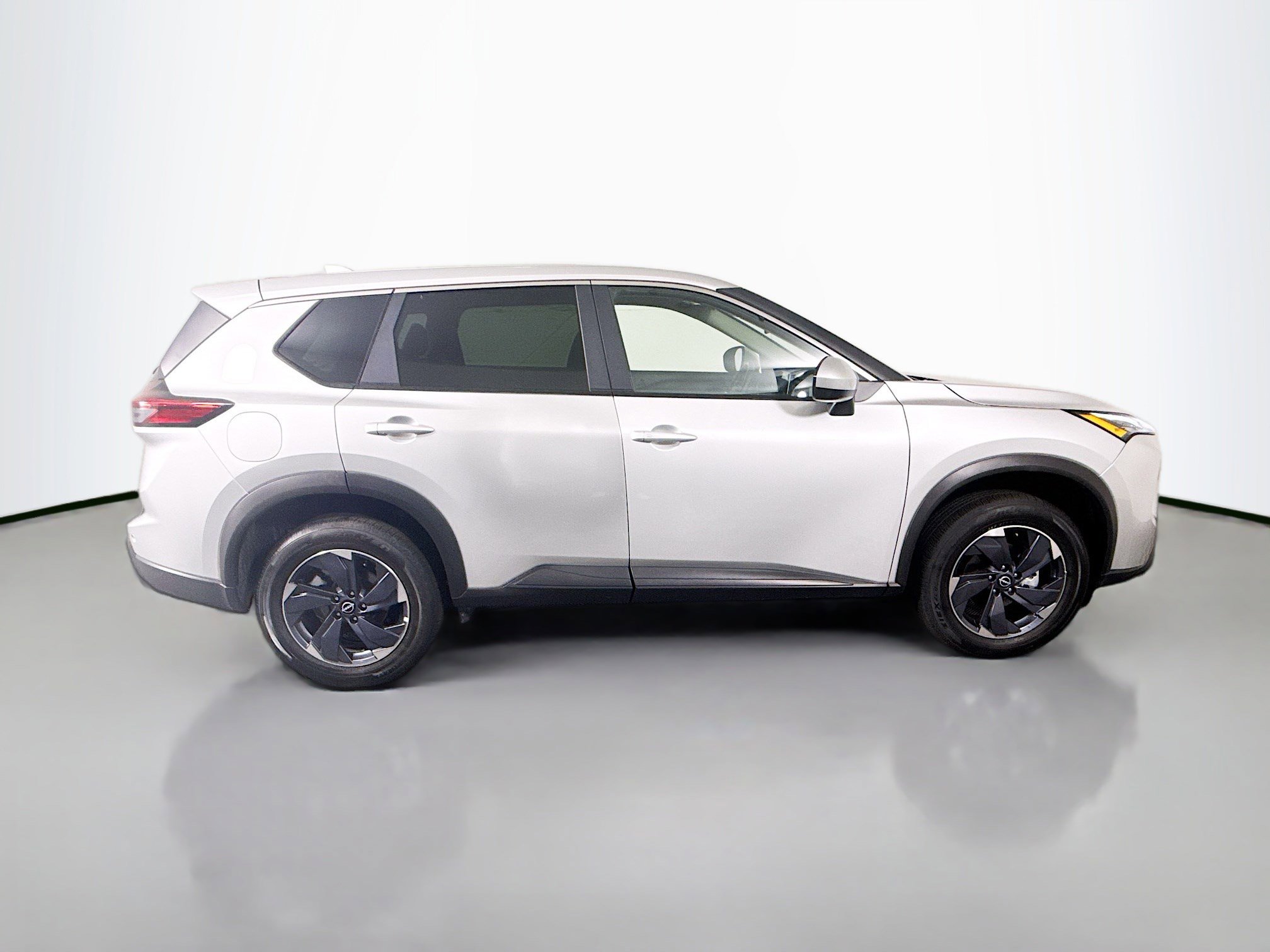 Used 2025 Nissan Rogue SV image 11