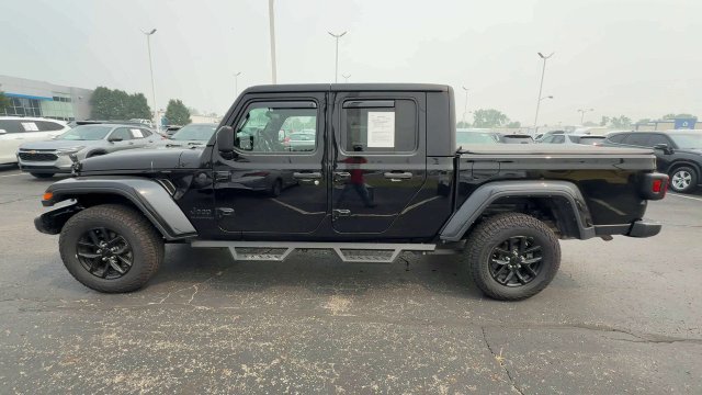 Used 2022 Jeep Gladiator Sport AWD/4WD image 5