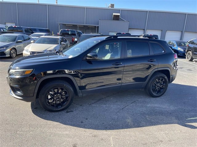 Used 2023 Jeep Cherokee Altitude Lux image 6