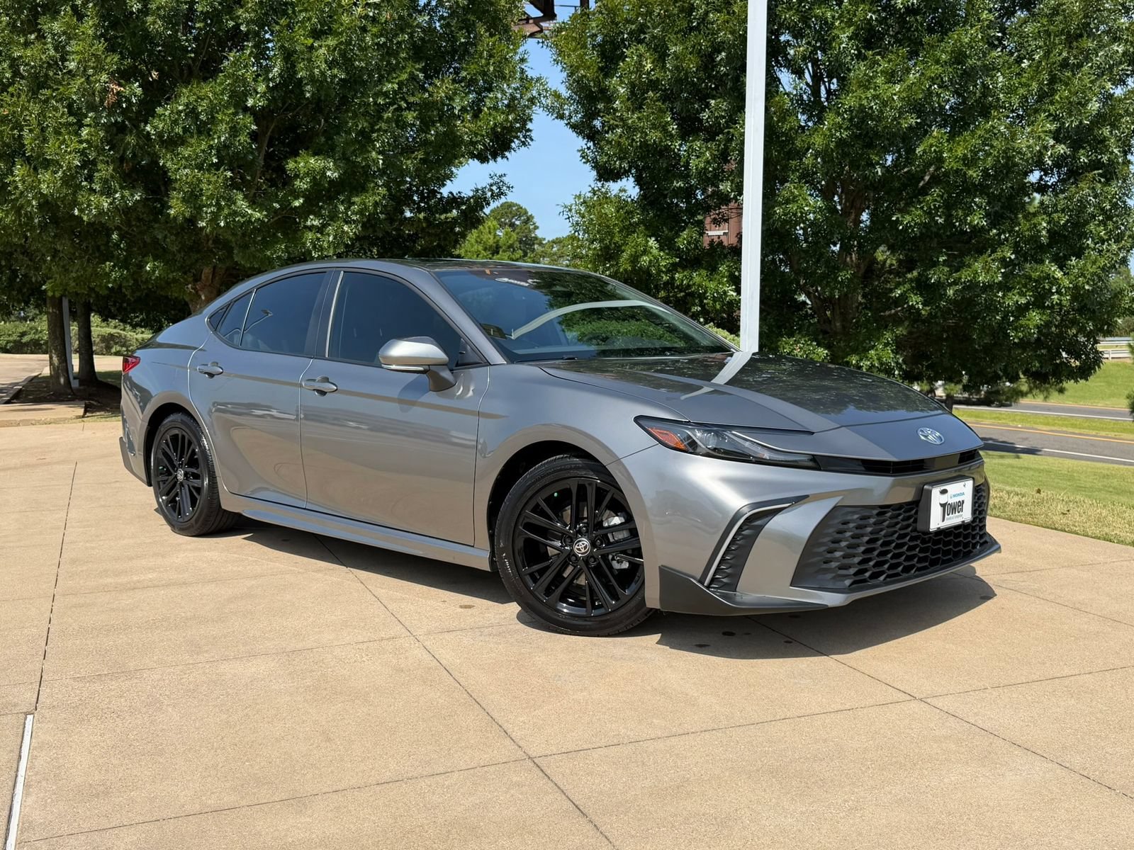 Used 2025 Toyota Camry SE w/ Multimedia Upgrade Package