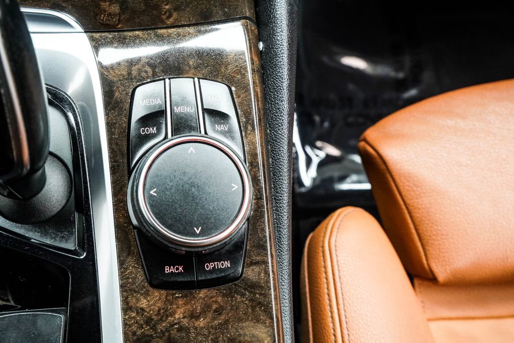 Used 2017 BMW 540i xDrive w/ Premium Package image 25