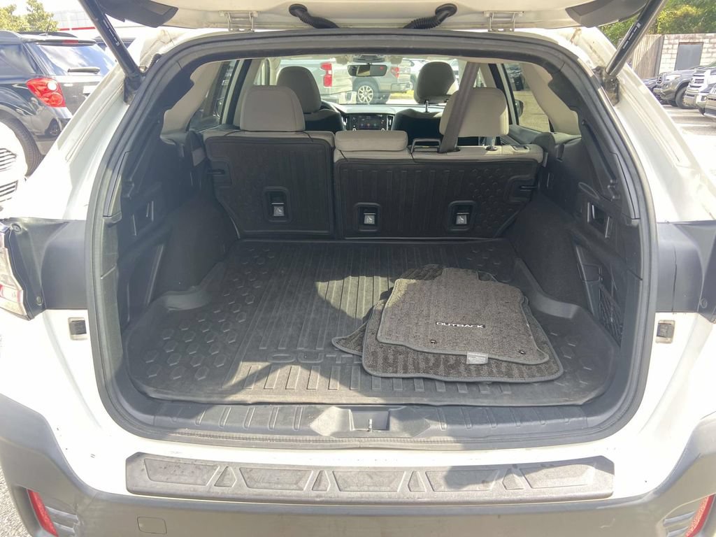 Used 2020 Subaru Outback Premium w/ Popular Package #1 AWD/4WD image 3
