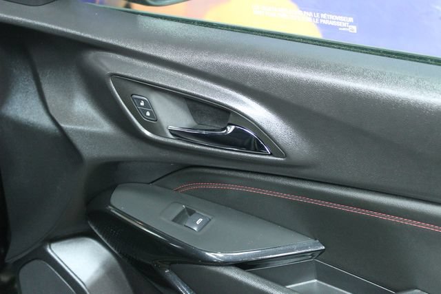 Used 2025 Chevrolet Trax RS FWD image 10
