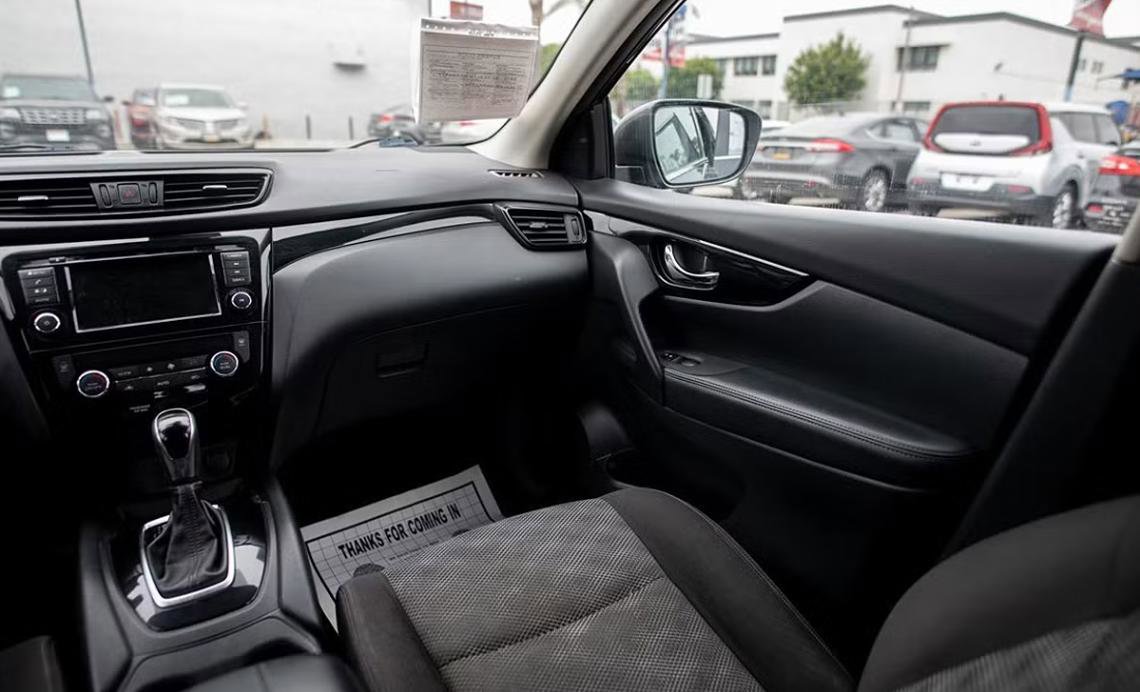 Used 2019 Nissan Rogue Sport SV FWD image 13