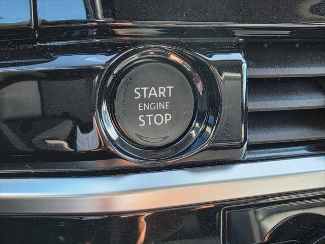 Used 2025 Nissan Pathfinder SL AWD/4WD image 33