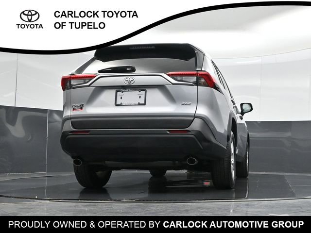 Used 2021 Toyota RAV4 XLE w/ Convenience Package FWD image 40