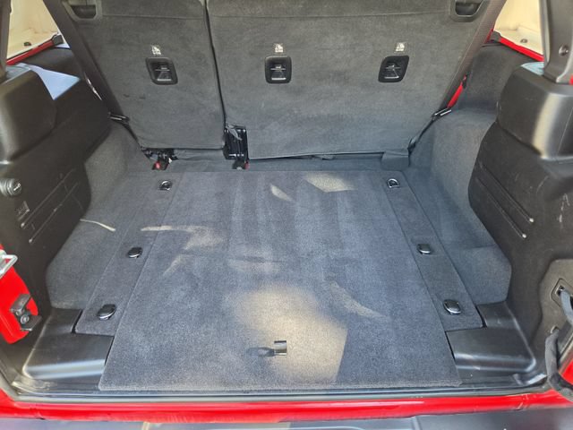 Used 2025 Jeep Wrangler Unlimited Rubicon AWD/4WD image 26