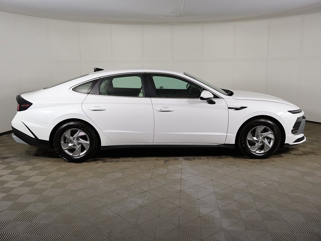 Certified 2025 Hyundai Sonata SE image 12