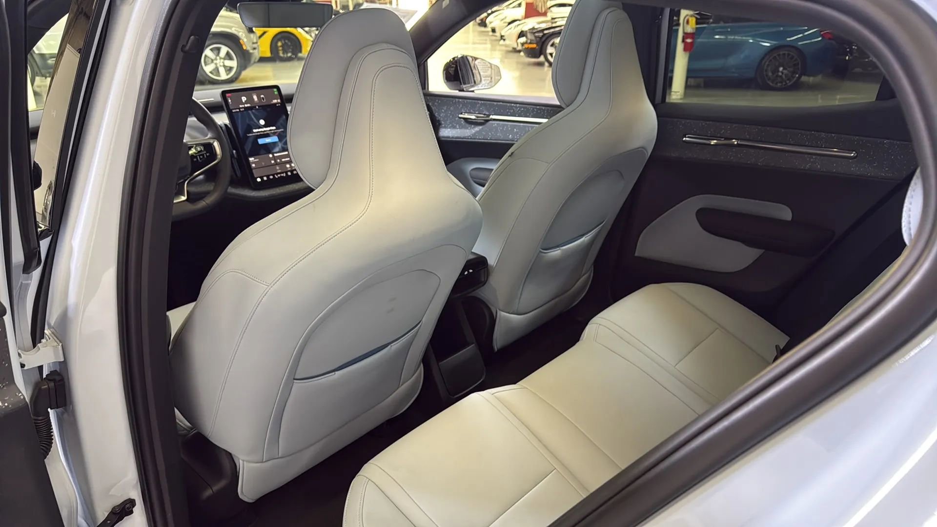 Used 2025 Volvo EX30 Ultra w/ Climate Package image 22