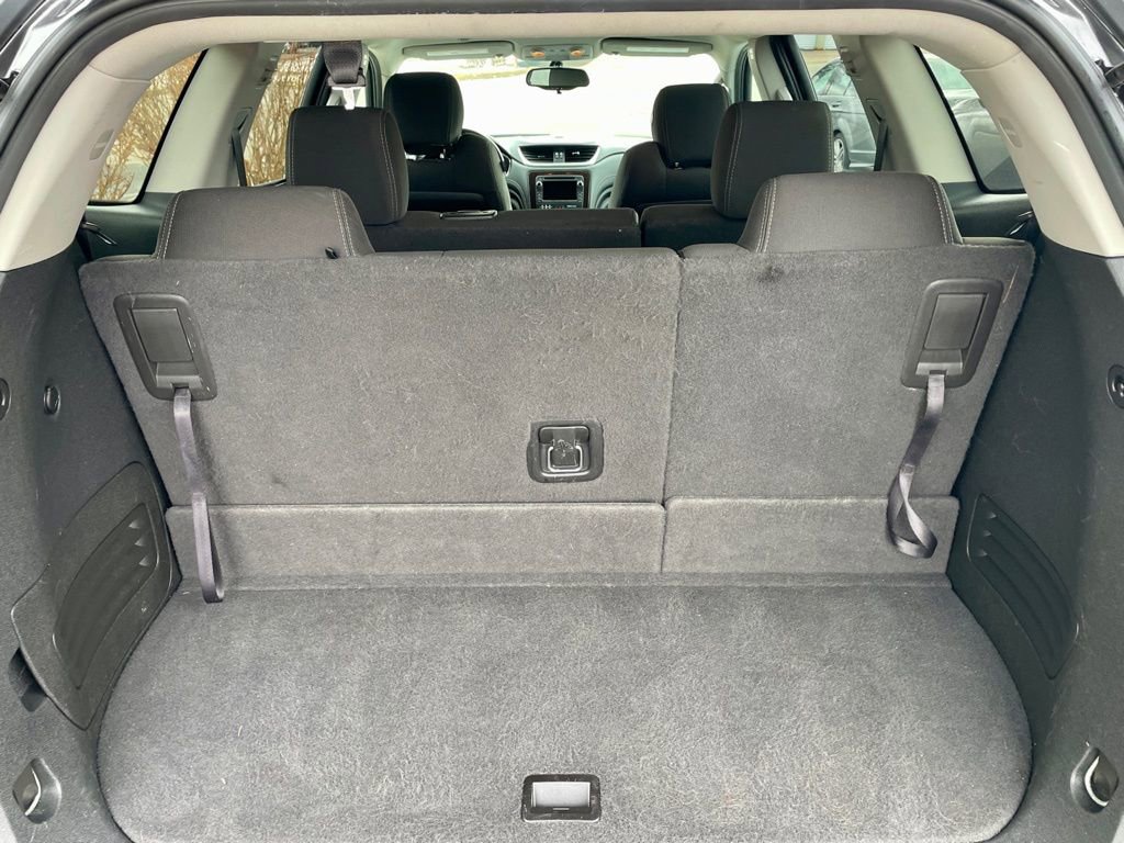 Used 2017 Chevrolet Traverse LT image 8