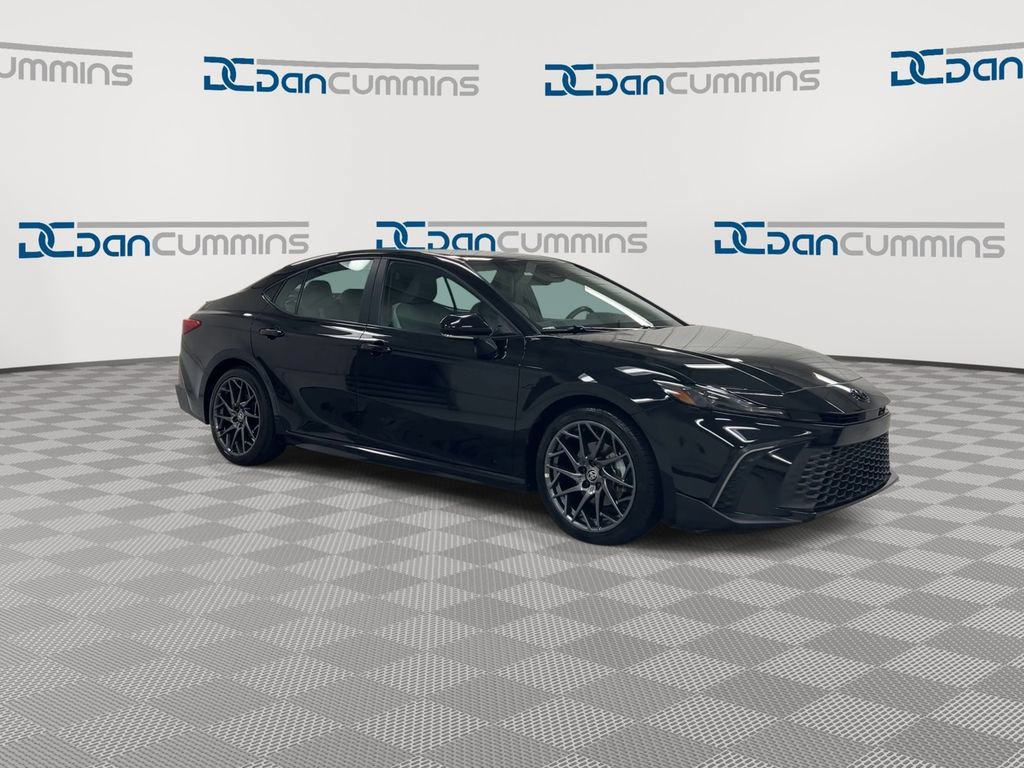 Used 2025 Toyota Camry SE w/ Convenience Package FWD image 2