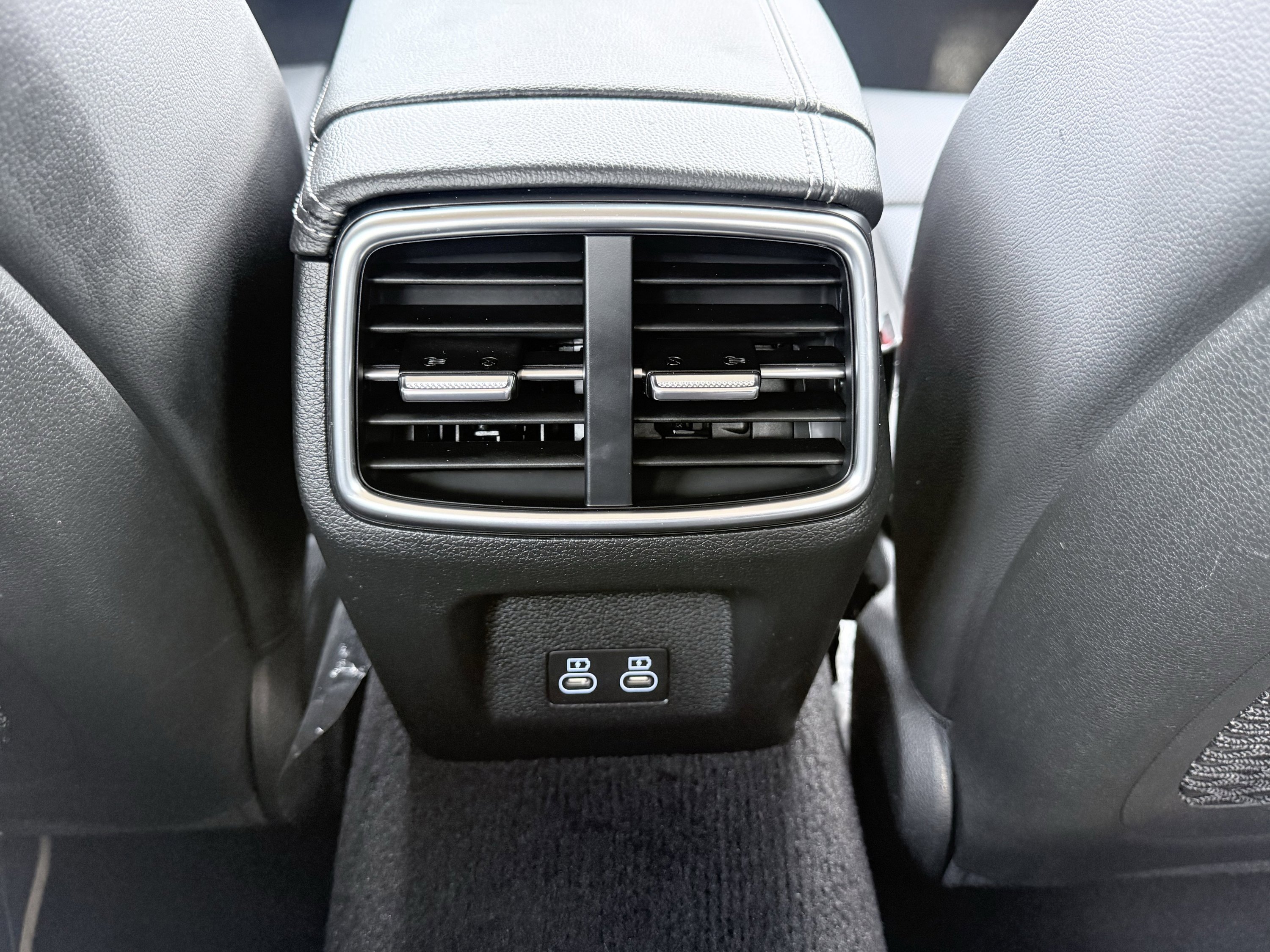 Used 2026 Genesis G70 2.5T image 47