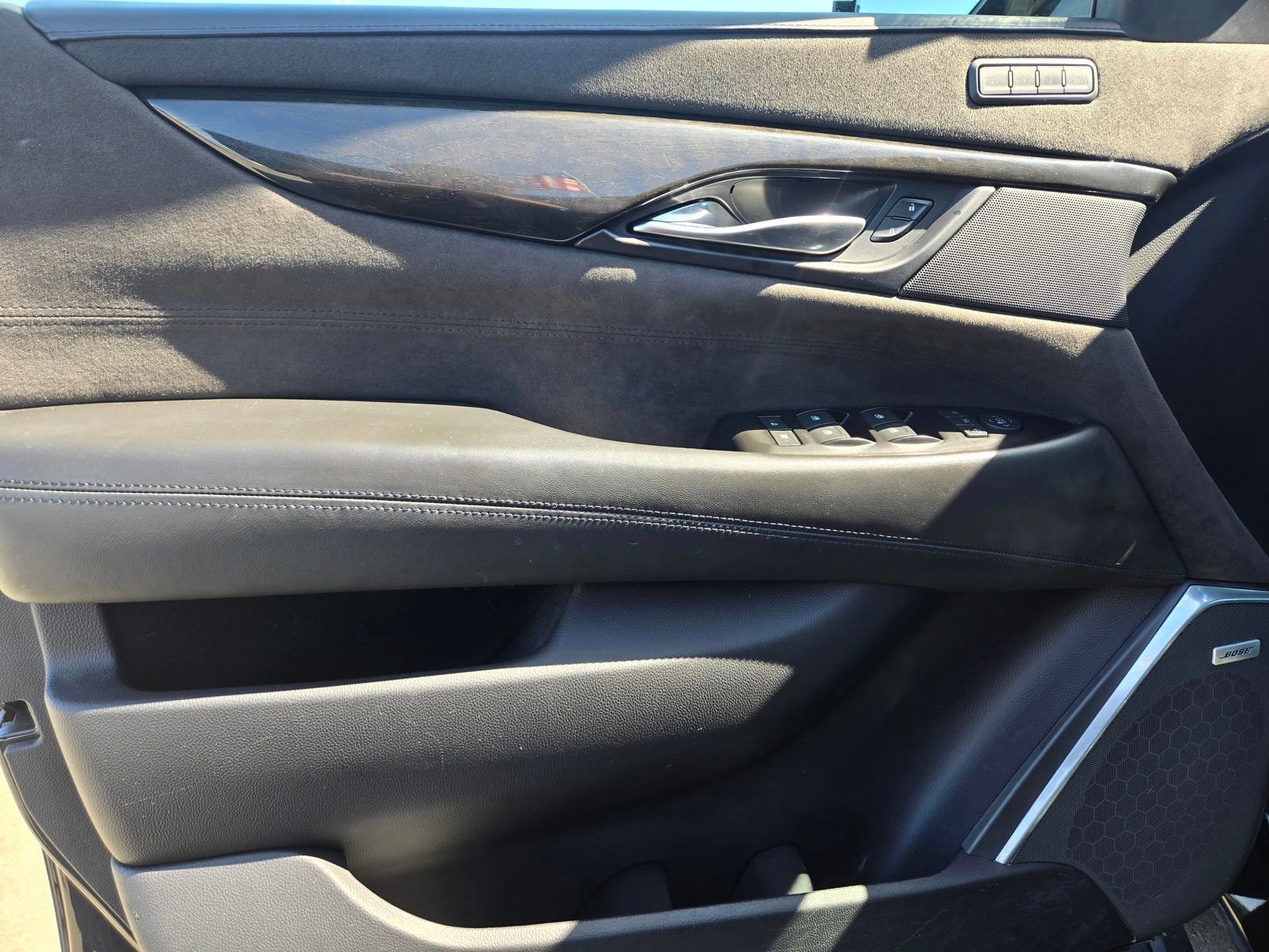 Used 2020 Cadillac Escalade ESV Platinum AWD/4WD image 16