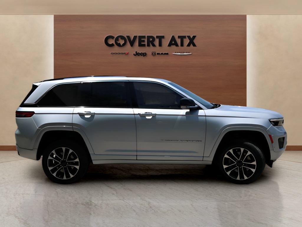 Used 2023 Jeep Grand Cherokee Overland w/ Luxury Tech Group IV AWD/4WD image 6