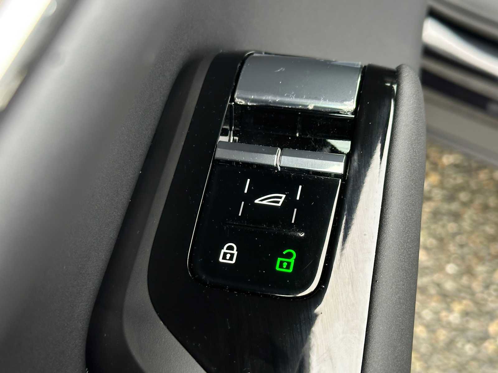 New 2025 Volvo EX90 Plus w/ Protection Package Premier image 22