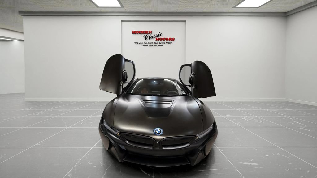 Used 2019 BMW i8 Coupe AWD/4WD image 3