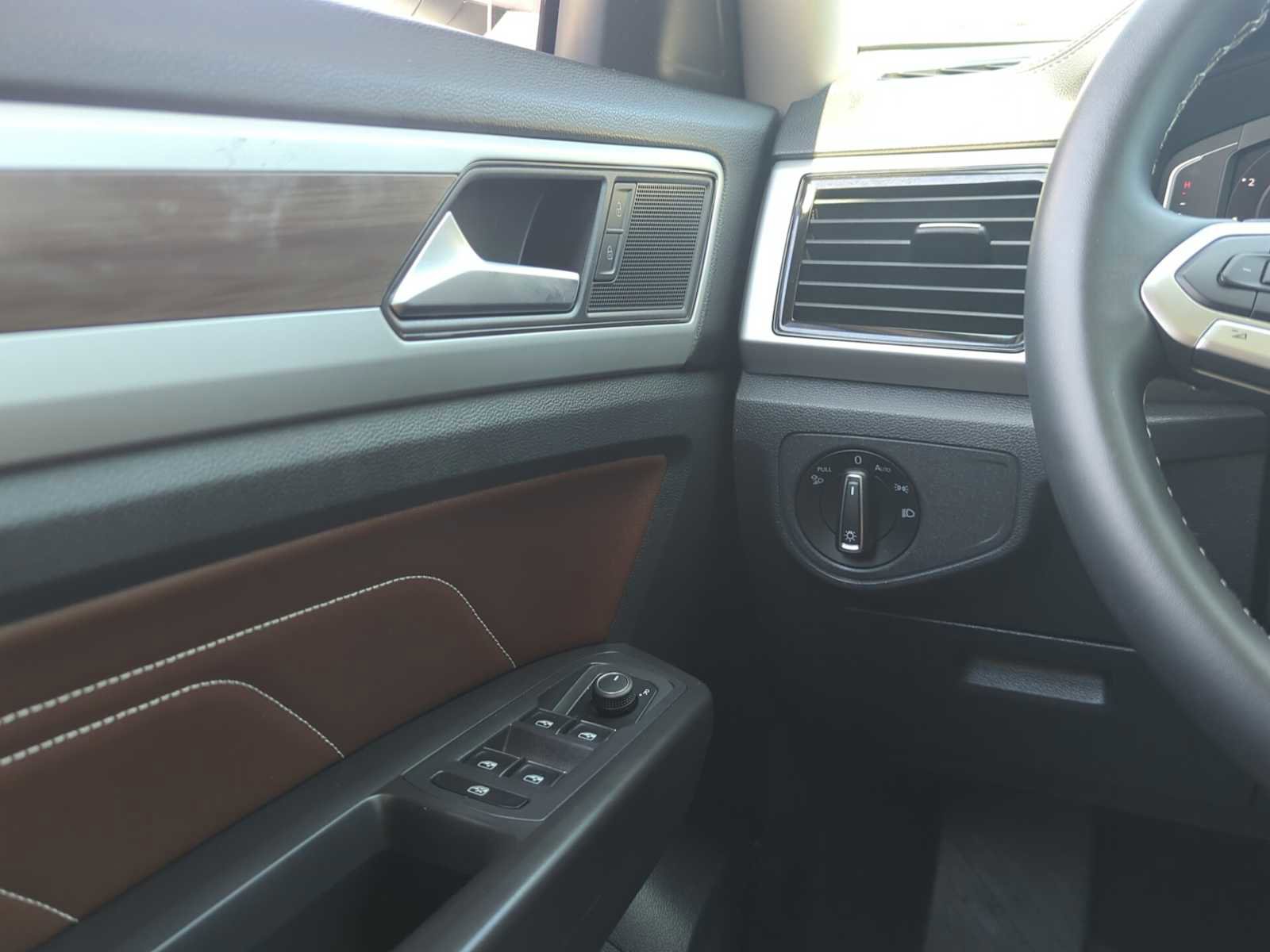 Used 2022 Volkswagen Atlas SEL AWD/4WD image 20