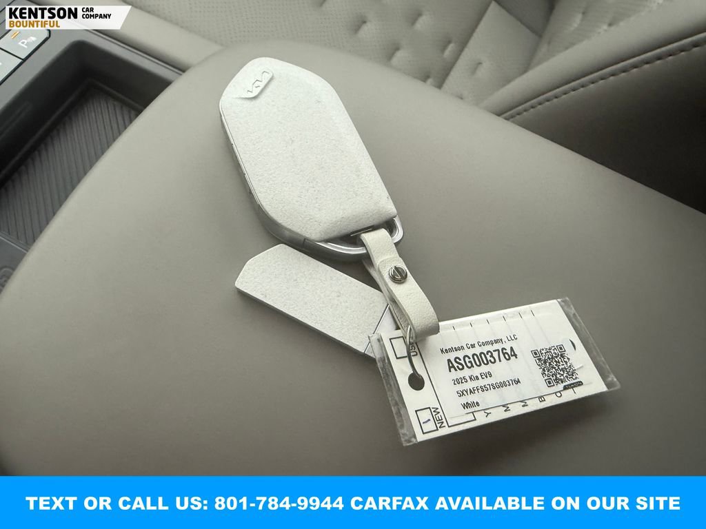 Used 2025 Kia EV9 Wind image 43