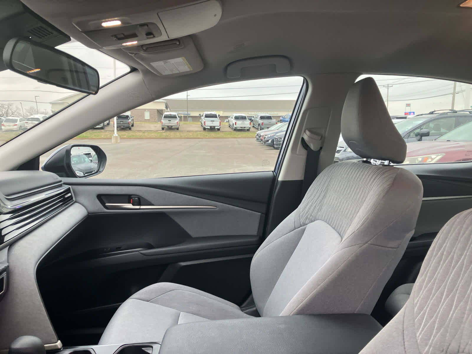 Used 2025 Toyota Camry LE image 10