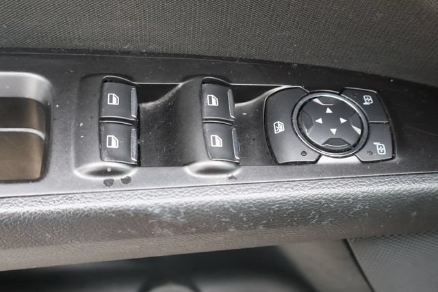 Used 2017 Ford Fusion SE FWD image 13
