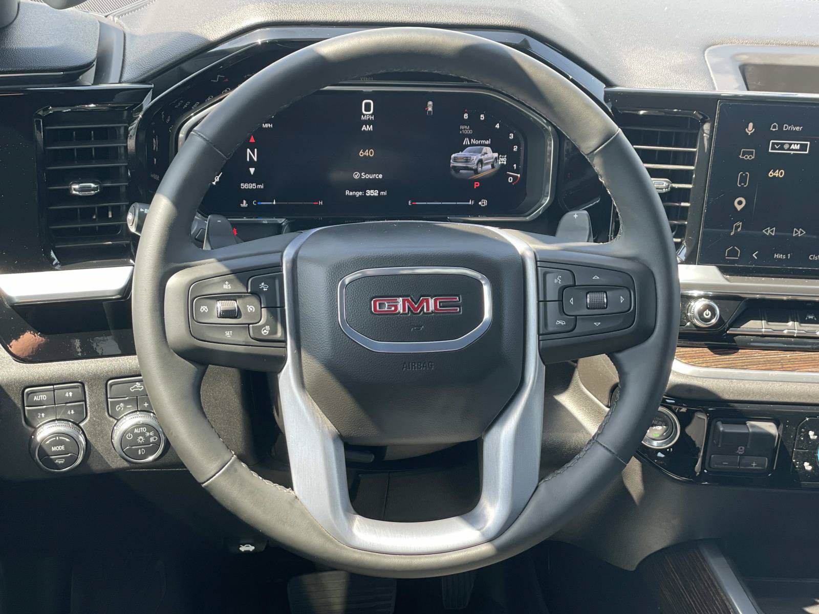 Used 2026 GMC Sierra 1500 Elevation AWD/4WD image 7