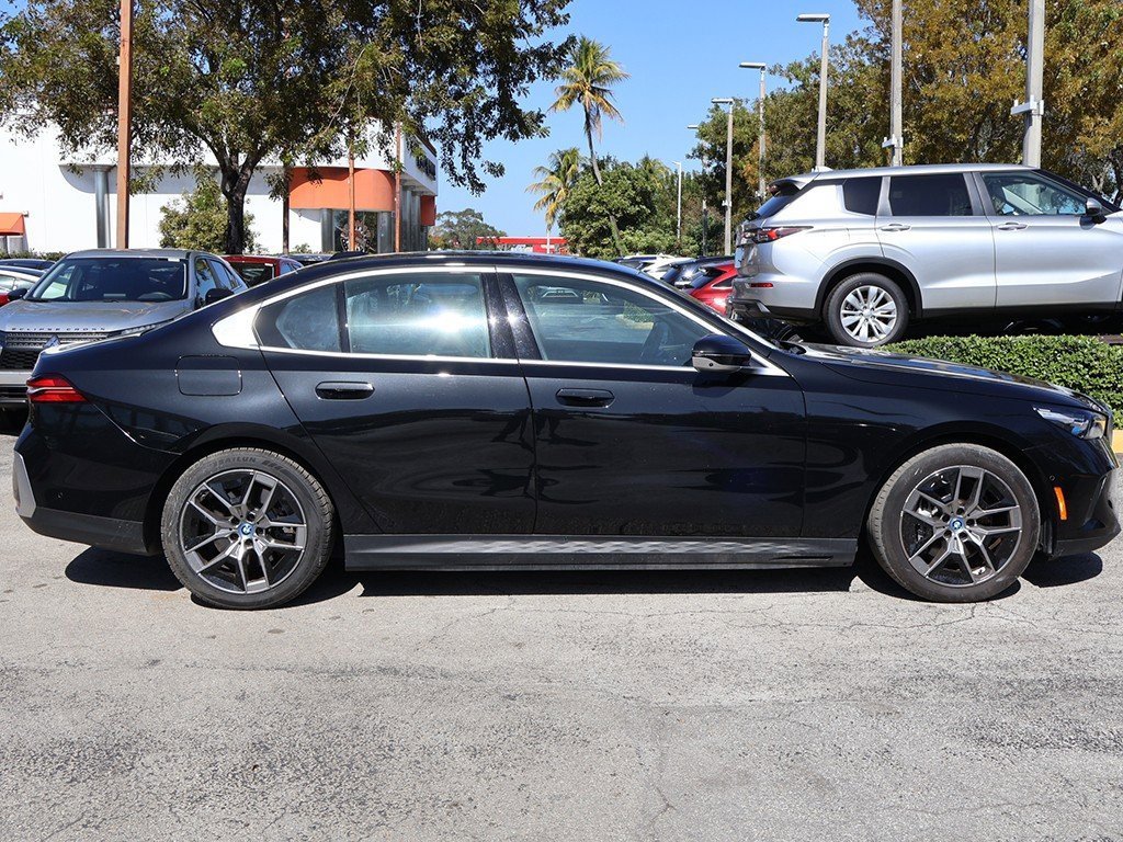 Used 2025 BMW i5 xDrive40 w/ Premium Package image 20