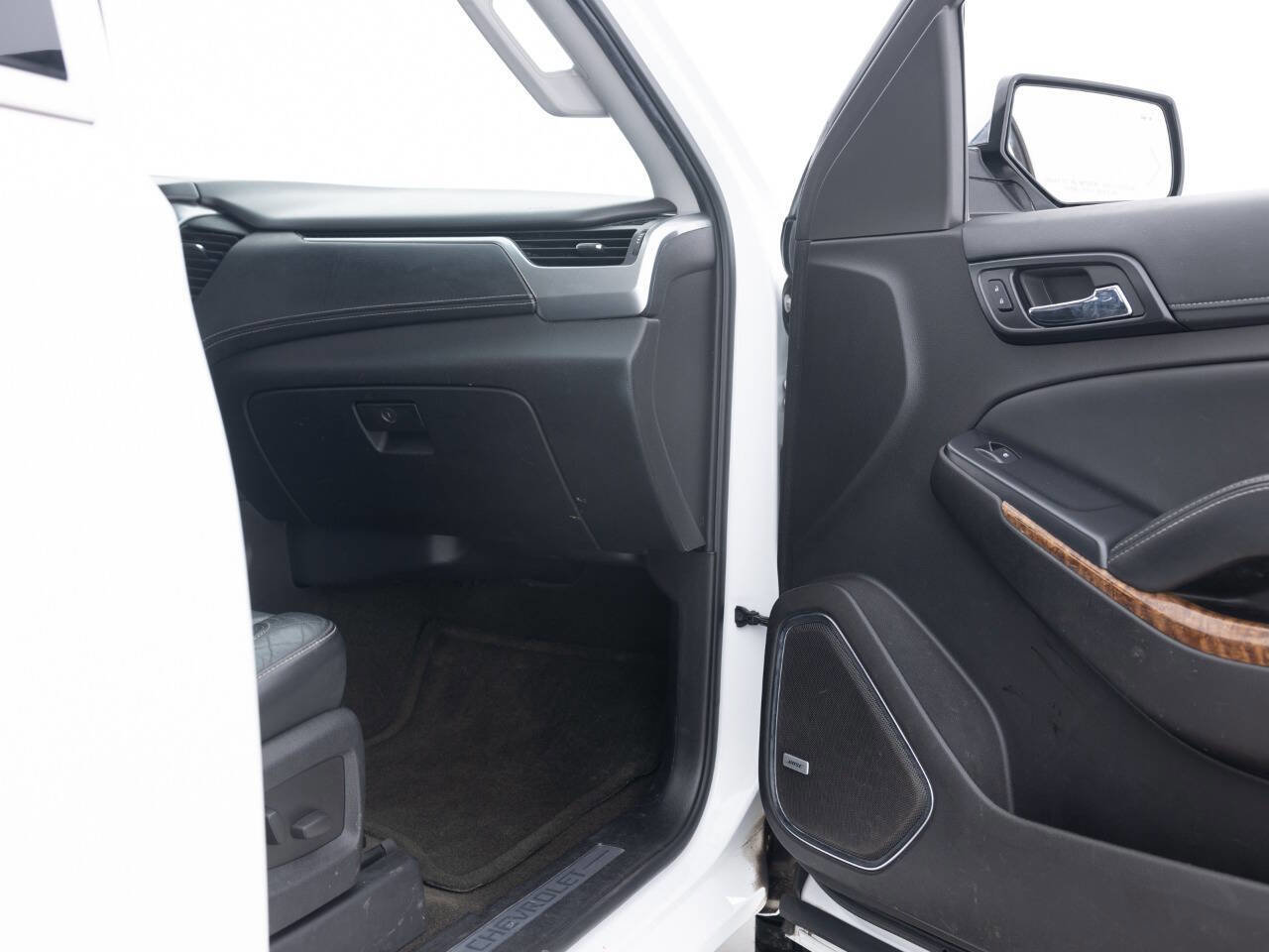 Used 2015 Chevrolet Suburban LTZ image 32